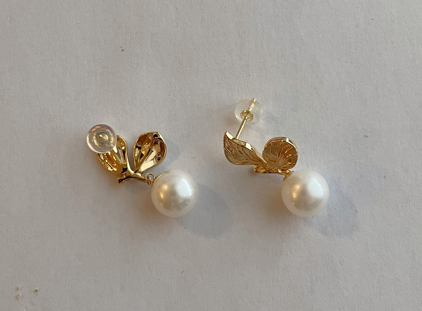 Genuine 18k gold with genuine pearl earrings