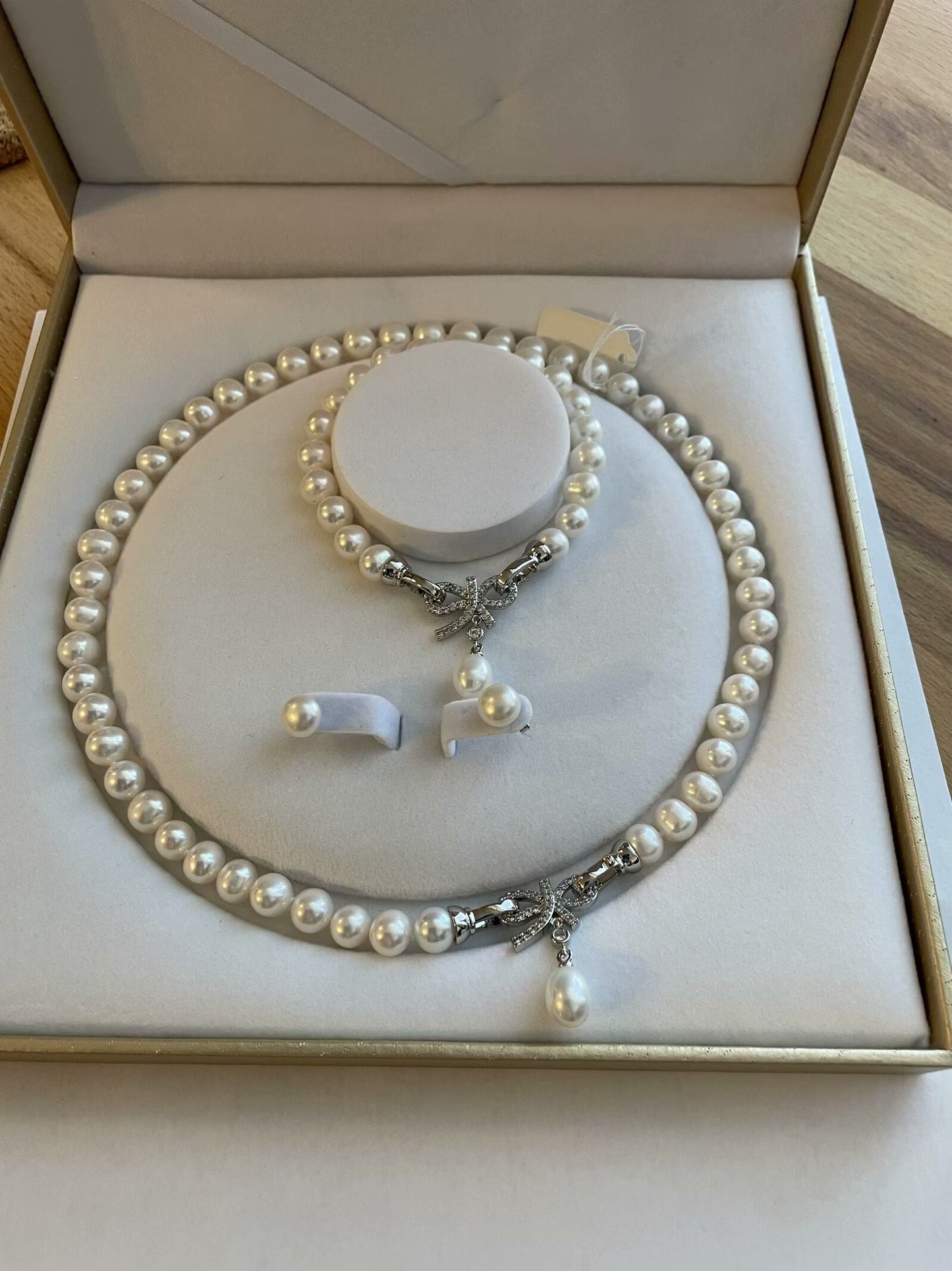 Genuine freshwater pearls with stainless clasp jewelry set