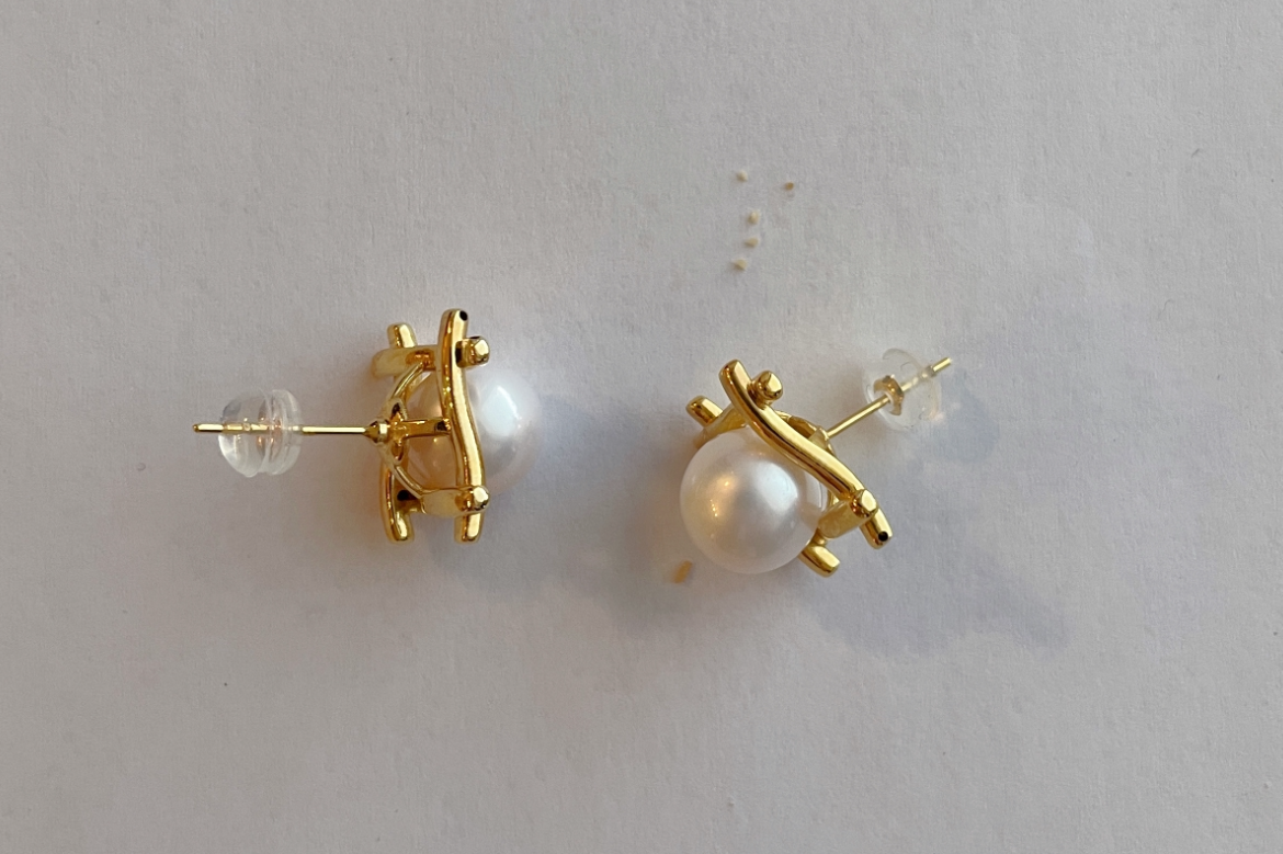 Genuine 18k gold with Freshwater earring