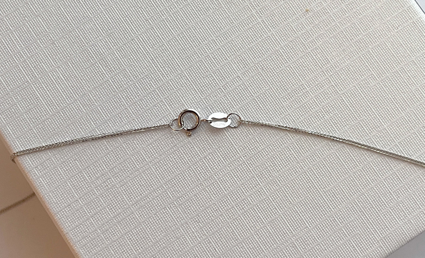 Genuine  18k white gold with Freshwater pearl nacklace