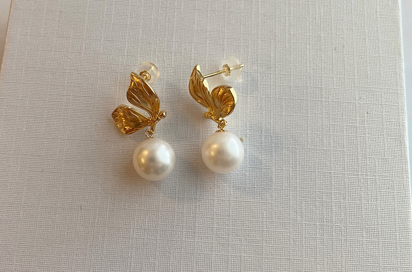 Genuine 18k gold with genuine pearl earrings